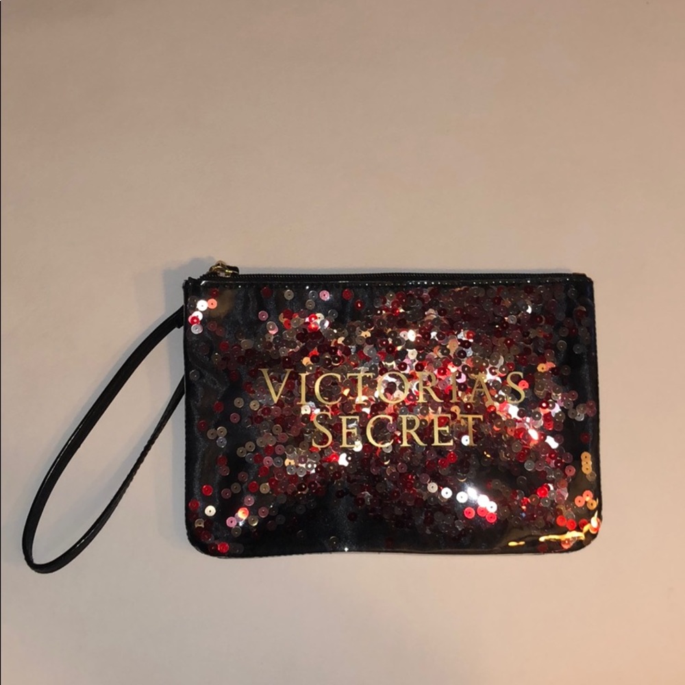 VS wristlet